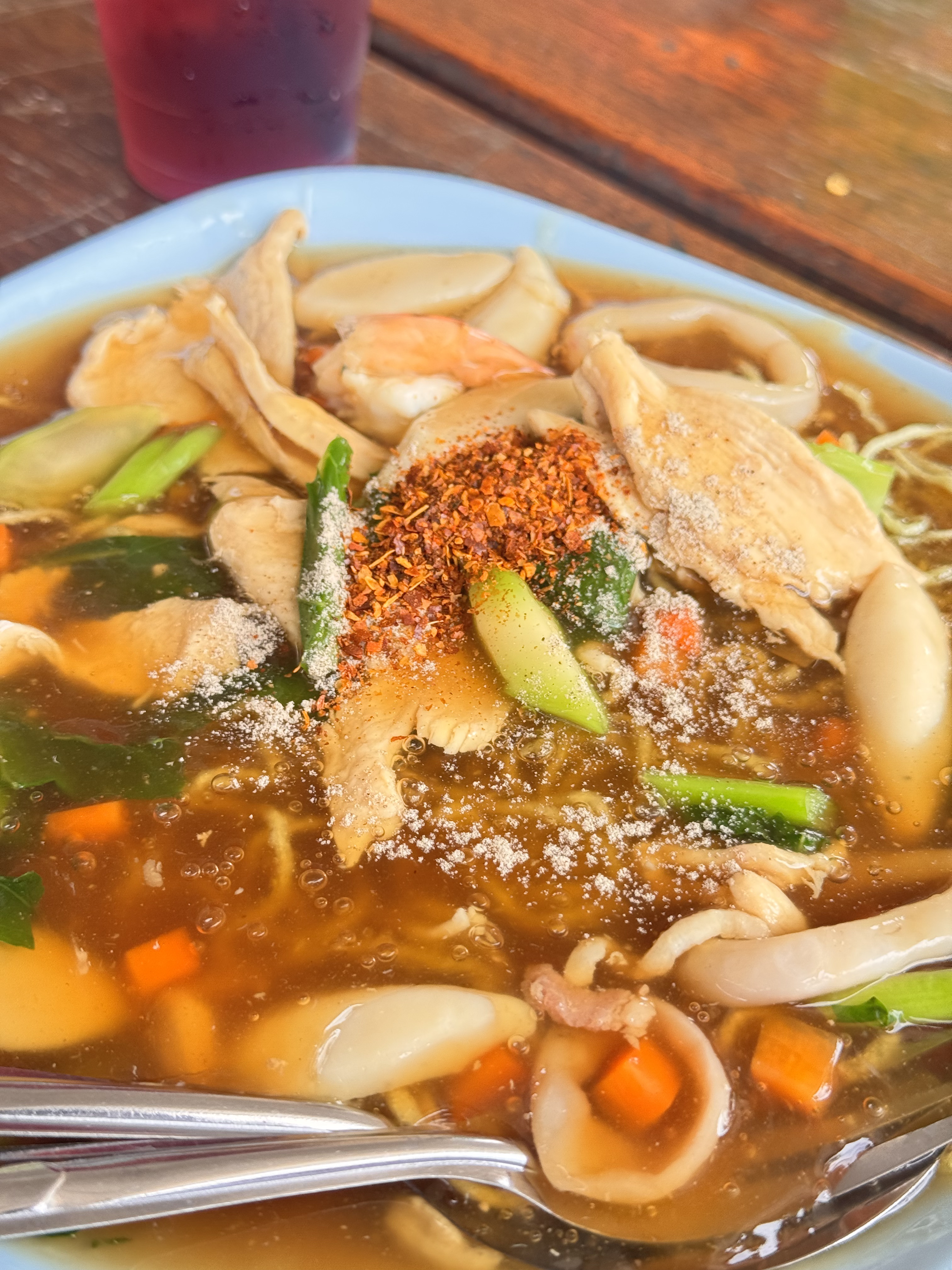 ราดหน้าทะเล